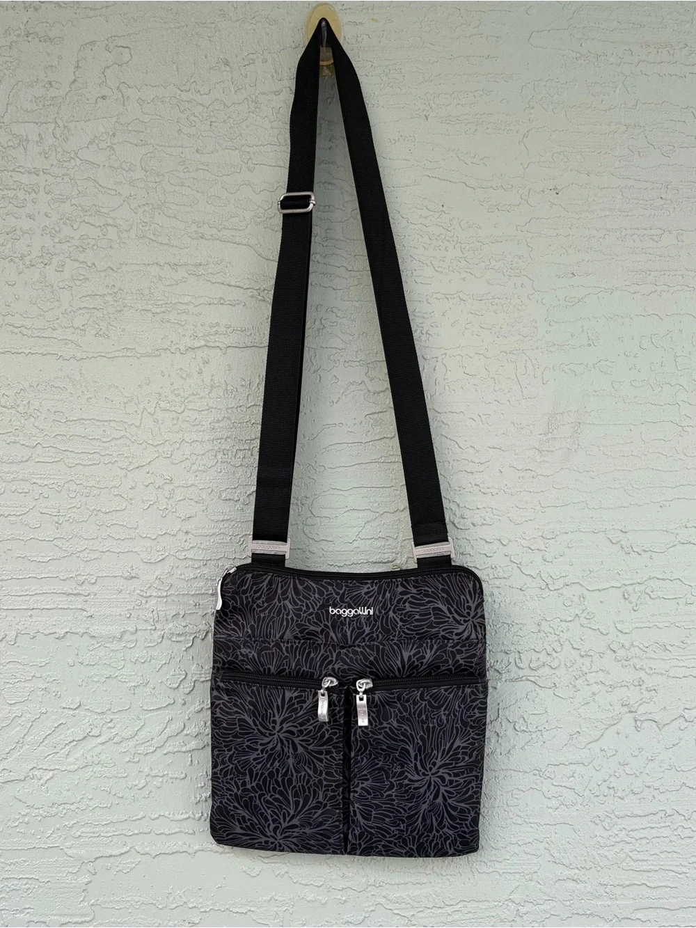 Baggallini Black Floral Crossbody with Matching Pouch